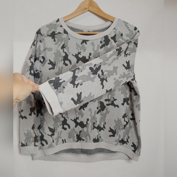 Halogen Nordstrom Crew Neck Pullover Sweater Raglan Sleeves Gray Camo Medium - Picture 5 of 7